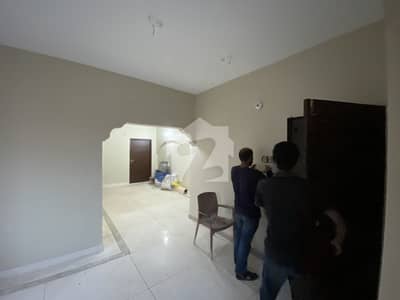 Prime Main Road Location! Newly Renovated 2 Bed DD Corner Flat - 3rd Floor