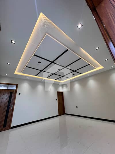 100 Yards 450 Sq 2 Shops With Basement 8 Studio Appartment Sale Ground+4 Building