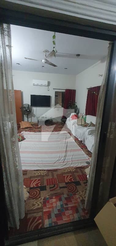 422 Sq-Yard 3 Bed DD Banglow Floor For Rent Nazimabad No. 4