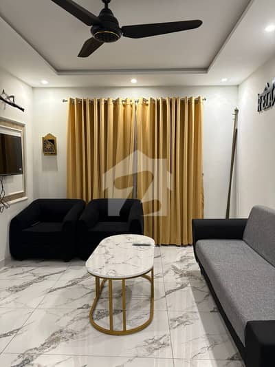 1 BEDROOM FURNISHED APARTMENT IS AVAILABLE FOR RENT IN BAHRIA TOWN LAHORE