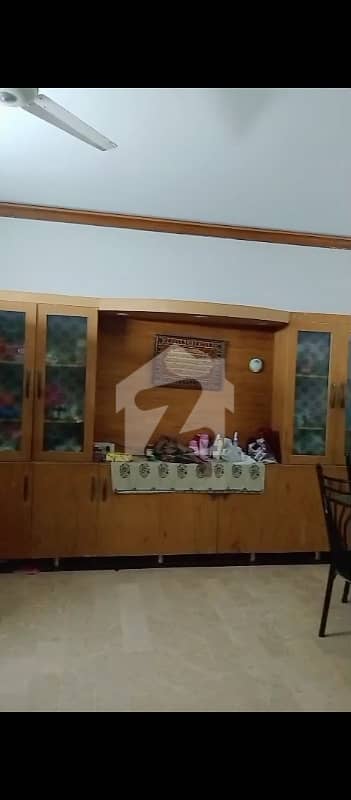 کلفٹن ۔ بلاک 1 کلفٹن,کراچی میں 3 کمروں کا 8 مرلہ فلیٹ 2.25 کروڑ میں برائے فروخت۔