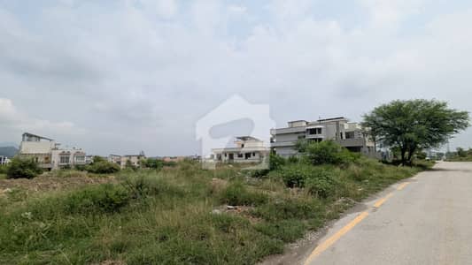 ڈی ۔ 12 اسلام آباد میں 1 کنال رہائشی پلاٹ 13.0 کروڑ میں برائے فروخت۔