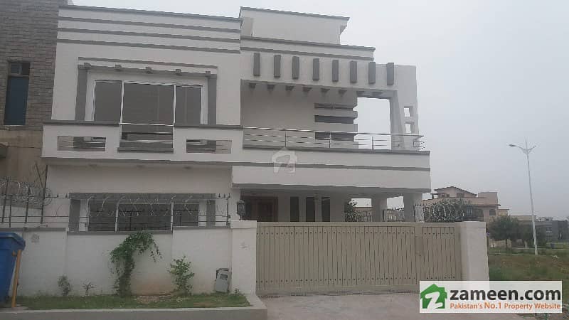 Lake View Bouleward Top Height House In Bahria Town Rawalpindi