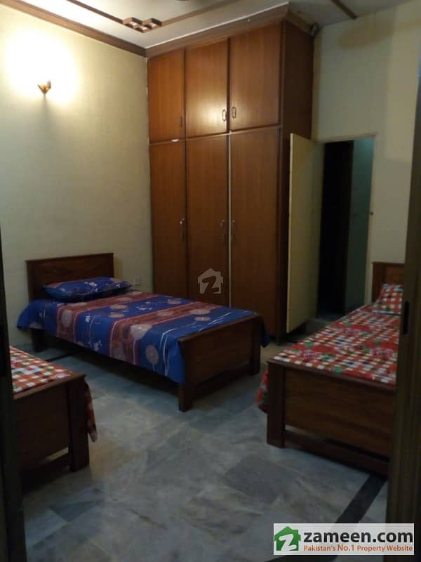 Room For Rent In Home Light Girls Hostel