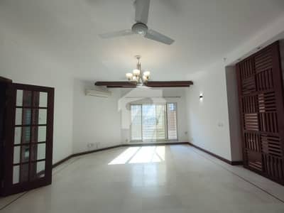 F-7, 5 Bedrooms House For Rent