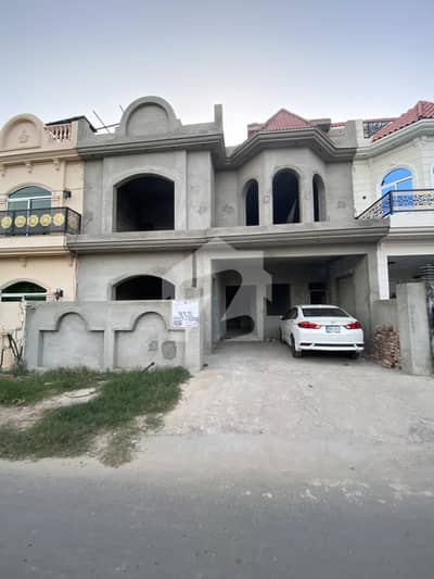 بش ایگزیکٹو ولاز ملتان میں 5 کمروں کا 6 مرلہ مکان 1.7 کروڑ میں برائے فروخت۔