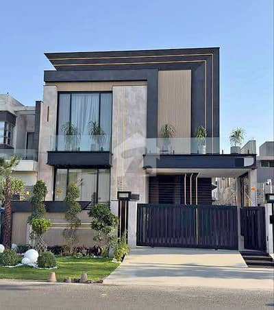 Prime Location 1 Kanal House situated near Wateen Chowk for Sale in G Block, DHA Phase 5 Lahore