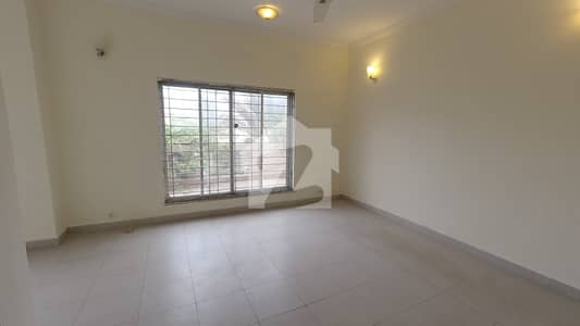 Prime Location House Sized 200 Square Yards In Bahria Town - Precinct 10-A Prime Location House Sized 200 Square Yards In Bahria Town - Precinct 10-A