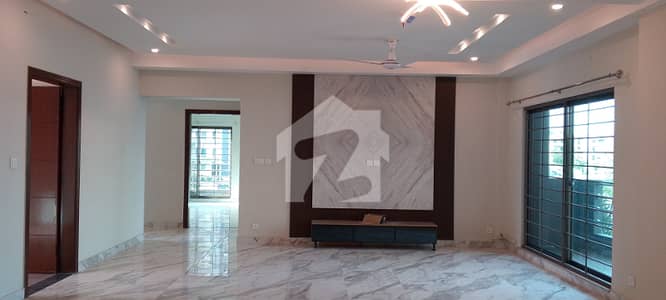 12 MARLA 4 BEDROOM APARTMENT AVAILABLE FOR SALE 12 MARLA 4 BEDROOM APARTMENT AVAILABLE FOR SALE