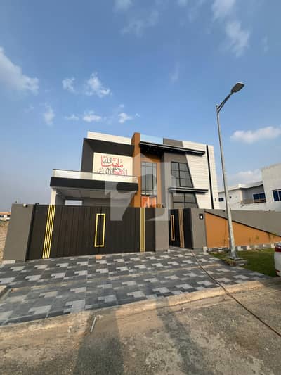 In DHA Defence - Sector B House For sale Sized 1 Kanal