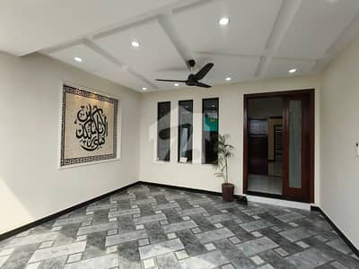 فیصل ٹاؤن - ایف ۔ 18 اسلام آباد میں 4 کمروں کا 5 مرلہ مکان 1.0 لاکھ میں کرایہ پر دستیاب ہے۔