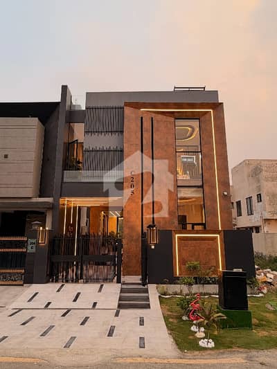 *5 Marla Ultra-Luxury Bungalow For Sale In DHA Phase 9 Town, Lahore*