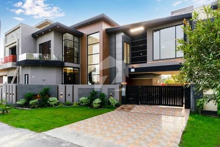 Corner 5 Marla Extra House In DHA 9 TOWN FOR SALE