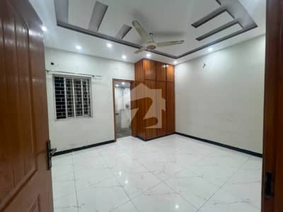 DHA PHASE 2 SECTOR V 2 BEDS 8 MARLA UPPER PORTION FOR RENT