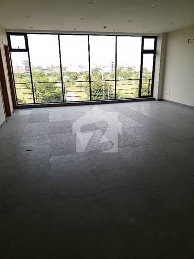 ڈی ایچ اے فیز 6 ڈی ایچ اے ڈیفینس,لاہور میں 4 مرلہ Studio دفتر 73.0 ہزار میں کرایہ پر دستیاب ہے۔