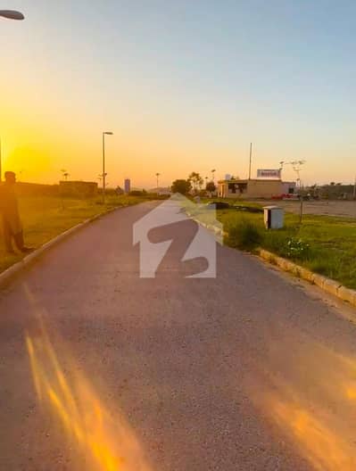 8 Marla Top Heighted Front Open South Face Ready to Construct Plot For Sale