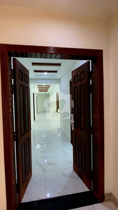 10 Marla 3 Bedrooms New Design Flat For Rent