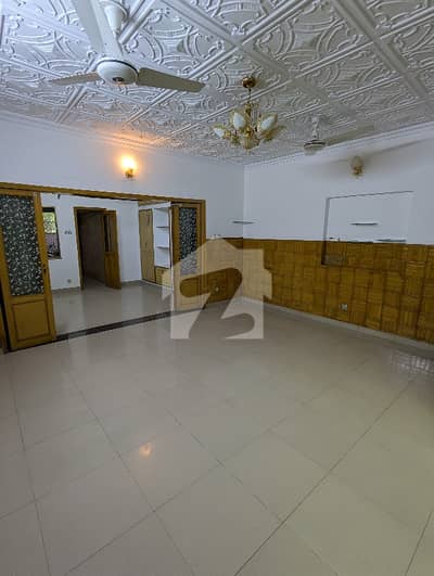 جی ۔ 9/4 جی ۔ 9,اسلام آباد میں 5 کمروں کا 6 مرلہ مکان 2.7 لاکھ میں کرایہ پر دستیاب ہے۔