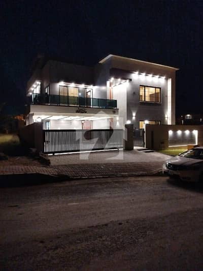 بحریہ ٹاؤن فیز 8 بحریہ ٹاؤن راولپنڈی,راولپنڈی میں 6 کمروں کا 1 کنال مکان 7.5 کروڑ میں برائے فروخت۔ بحریہ ٹاؤن فیز 8 بحریہ ٹاؤن راولپنڈی,راولپنڈی میں 6 کمروں کا 1 کنال مکان 7.5 کروڑ میں برائے فروخت۔
