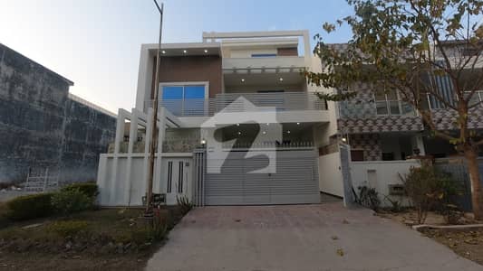 ڈی ۔ 17 اسلام آباد میں 4 کمروں کا 9 مرلہ مکان 3.75 کروڑ میں برائے فروخت۔