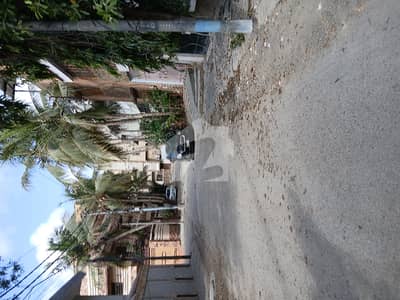 Plot for sale  DHA staff lane  125 sqyards