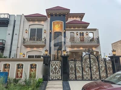 پیراگون سٹی لاہور میں 5 کمروں کا 10 مرلہ مکان 5.9 کروڑ میں برائے فروخت۔ پیراگون سٹی لاہور میں 5 کمروں کا 10 مرلہ مکان 5.9 کروڑ میں برائے فروخت۔