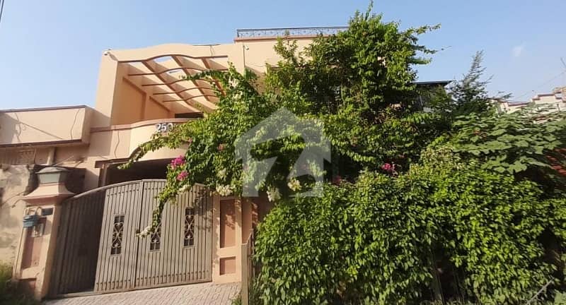 Spacious 10 Marla House Available For Sale In Lalazar2 Spacious 10 Marla House Available For Sale In Lalazar2