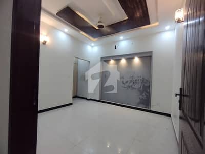 Upper Portion For Rent In Cavalry Extension Beautiful Location Near To St#6 Storeroom