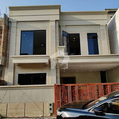 جناح گارڈنز ایف ای سی ایچ ایس,اسلام آباد میں 4 کمروں کا 8 مرلہ مکان 4.2 کروڑ میں برائے فروخت۔