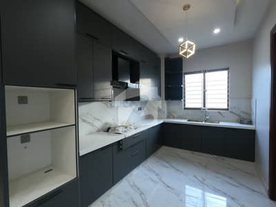 Highly-coveted Prime Location 272 Square Yards House Is Available In Bahria Town - Precinct 6 For sale