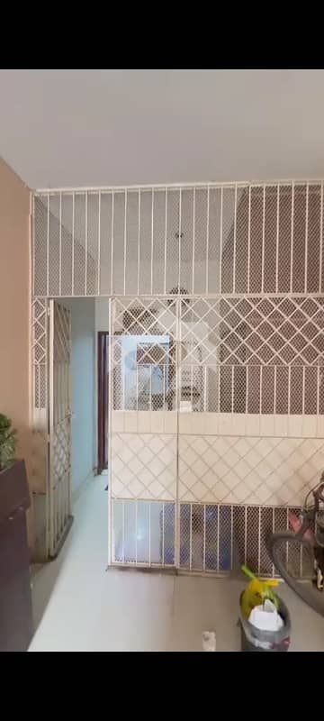 خداداد کالونی کراچی میں 3 کمروں کا 4 مرلہ فلیٹ 1.65 کروڑ میں برائے فروخت۔ خداداد کالونی کراچی میں 3 کمروں کا 4 مرلہ فلیٹ 1.65 کروڑ میں برائے فروخت۔