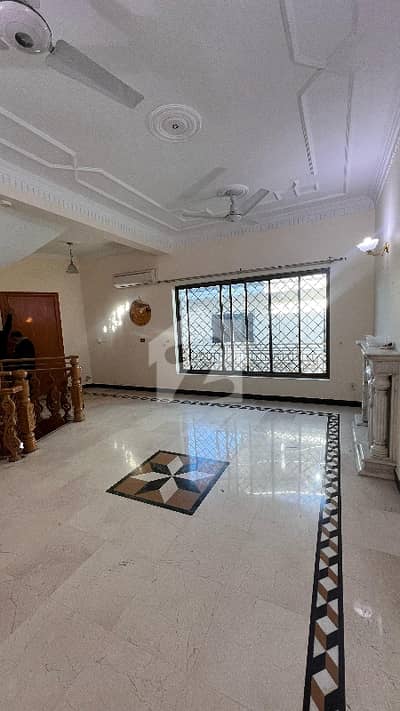 ایف ۔ 10 اسلام آباد میں 6 کمروں کا 1 کنال مکان 23.0 کروڑ میں برائے فروخت۔ ایف ۔ 10 اسلام آباد میں 6 کمروں کا 1 کنال مکان 23.0 کروڑ میں برائے فروخت۔