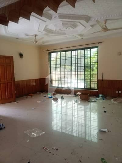 ایف ۔ 10 اسلام آباد میں 6 کمروں کا 1 کنال مکان 21.0 کروڑ میں برائے فروخت۔