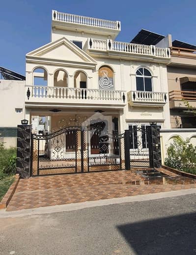 Prime Location 10 Marla House Is Available For Sale