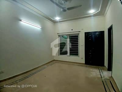 جی ۔ 13 اسلام آباد میں 4 کمروں کا 7 مرلہ مکان 1.9 لاکھ میں کرایہ پر دستیاب ہے۔