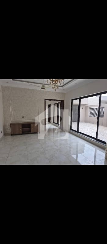 1 Kanal Brand New Luxury Upper Portion For Rent