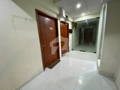 ڈی ایچ اے فیز 2 - سن سیٹ بلیوارڈ کمرشل ایریا ڈی ایچ اے فیز 2,ڈی ایچ اے ڈیفینس,کراچی میں 3 مرلہ Studio دفتر 1.6 کروڑ میں برائے فروخت۔