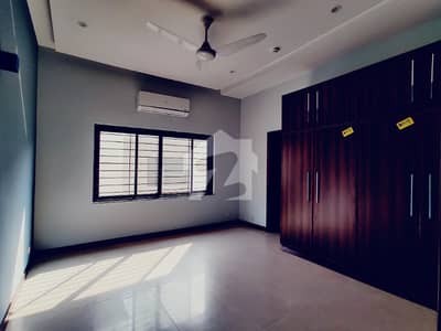 Luxurious 1 Kanal Modern House Upper DHA Phase 3 Lahore