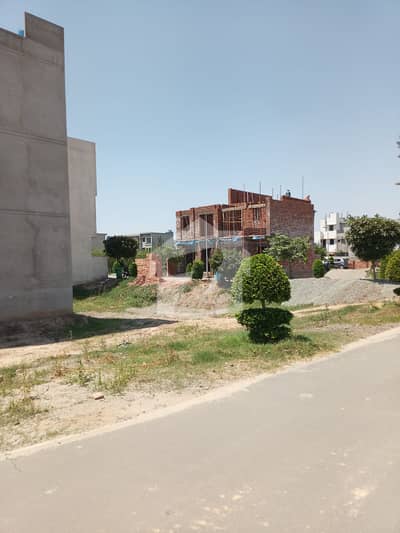 یونین گرین کالج روڈ,لاہور میں 3 مرلہ رہائشی پلاٹ 65.0 لاکھ میں برائے فروخت۔