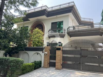 I-8 60x90 Upper Portion Separate Gate Near Metro Station Near Park Near Shifa Hospital Near School