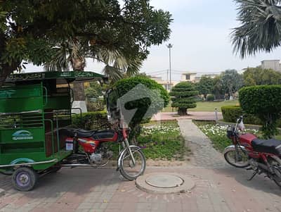 کینال ویو ہاؤسنگ سکیم - فیز 2 کینال ویو ہاؤسنگ سکیم,گوجرانوالہ میں 10 مرلہ رہائشی پلاٹ 1.5 کروڑ میں برائے فروخت۔ کینال ویو ہاؤسنگ سکیم - فیز 2 کینال ویو ہاؤسنگ سکیم,گوجرانوالہ میں 10 مرلہ رہائشی پلاٹ 1.5 کروڑ میں برائے فروخت۔