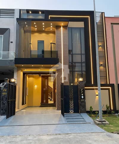 Luxury 5 Marla house available for sale in Citi Housing Gujranwala