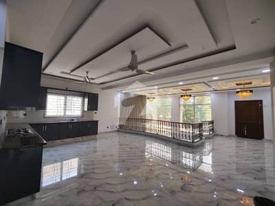 Brand new 1.5 Kanal house available for rent bahria town rawalpindi phase 7