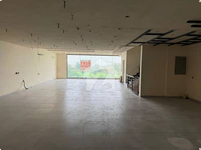 ڈیفینس رایا ڈی ایچ اے ڈیفینس,لاہور میں 8 مرلہ دفتر 1.8 لاکھ میں کرایہ پر دستیاب ہے۔