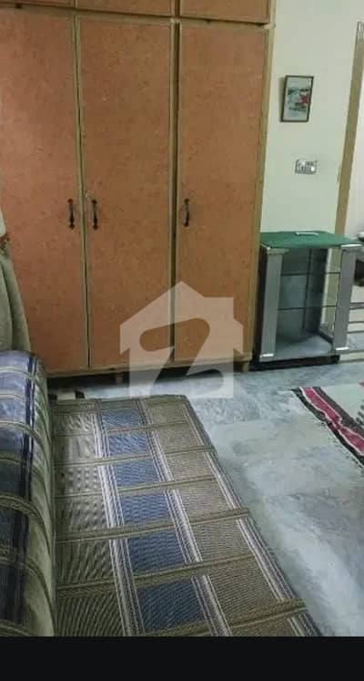 I-8 One Kanal Old Single Story House In Plot Price.