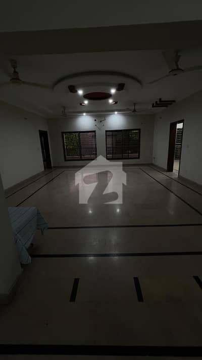 1 Kanal Separate Neat Nd Clean Upper Portion For Rent Only For Family