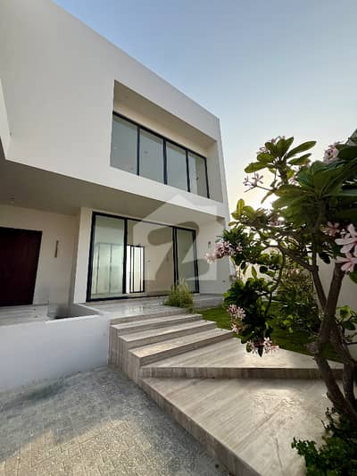 500 Yard Signature Residence in Phase 8 | Crafted with Uncompromising Quality