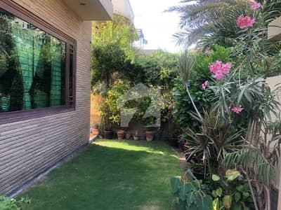 PROPER TWO UNIT DOUBLE STORY BUNGALOW FOR SELL IN DHA PHASE 6. MOST ELITE CLASS LOCATION IN DHA KARACHI