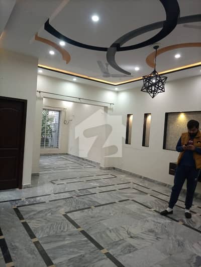 1 Kanal Upper Portion Available For Rent