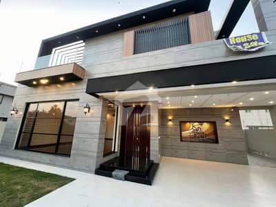 1 KANAL ELEGANT AND SLIGHTLY USED SUPER HOT LOCATED BUNGALOW IS AVAILABLE IN THE BEST BLOCK OF DHA LAHORE.